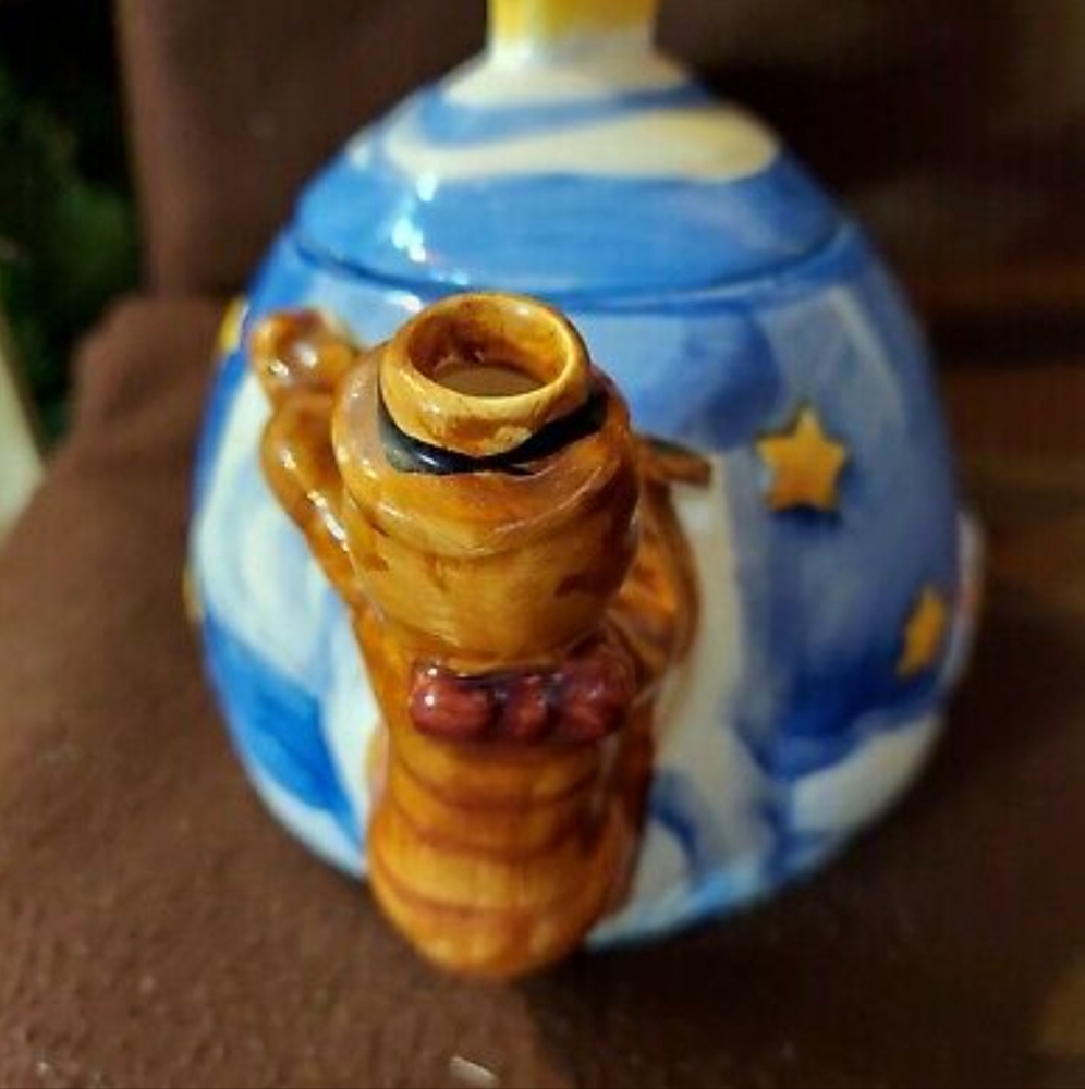 Ceramic Tea Pot. - Picture 2 of 4